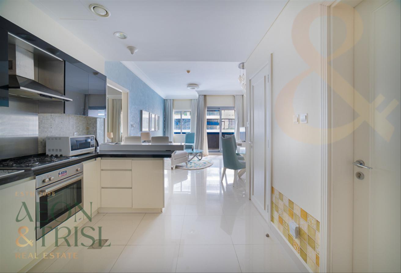 The Signature l Luxury Living l Burj & View photo 8