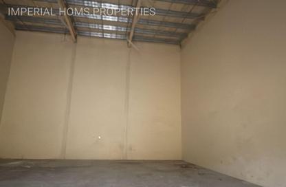 Warehouse - Studio for rent in Umm Al Thuoob - Umm Al Quwain