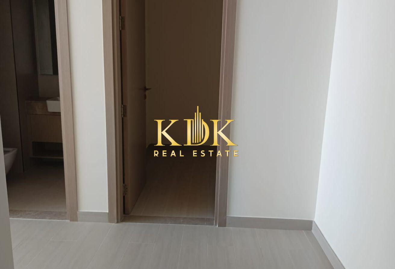 High-Floor 1BR | Laundry Room | Park View photo 6