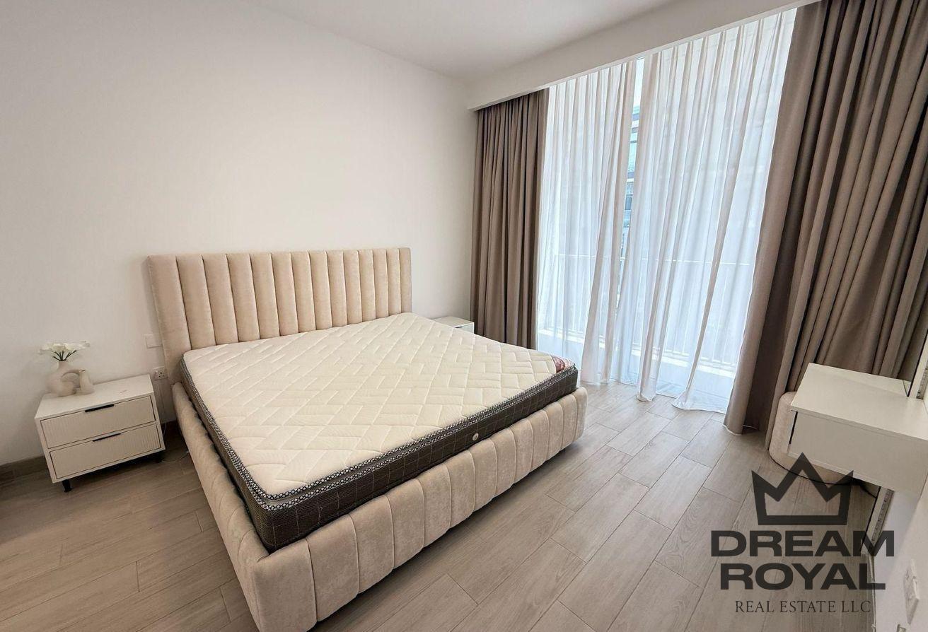 Fully Furnished | Bright & Modern | Spacious photo 11