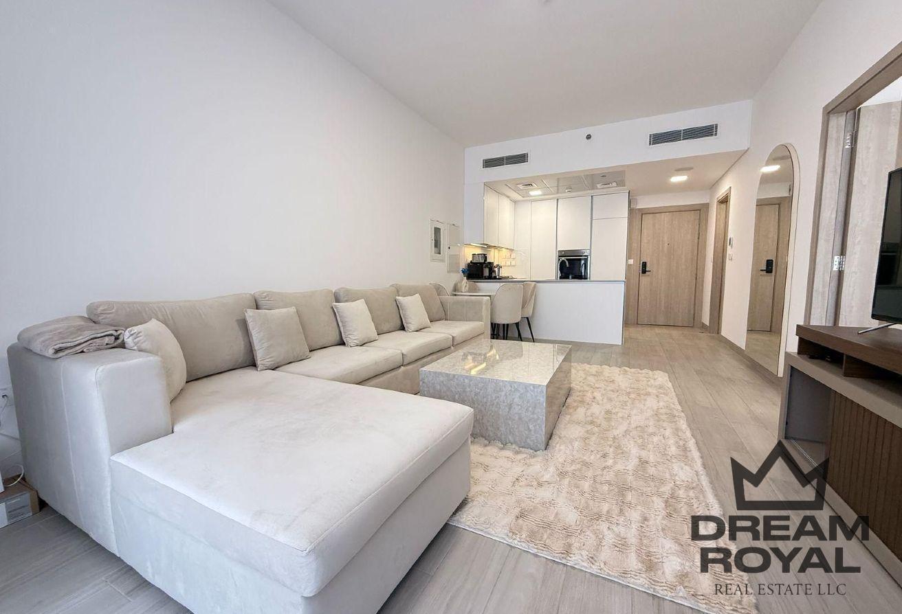 Fully Furnished | Bright & Modern | Spacious photo 4