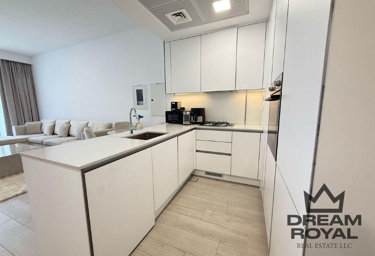 Fully Furnished | Bright & Modern | Spacious photo 7