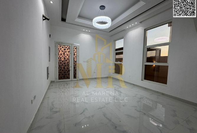 81110249 - Property Image 3