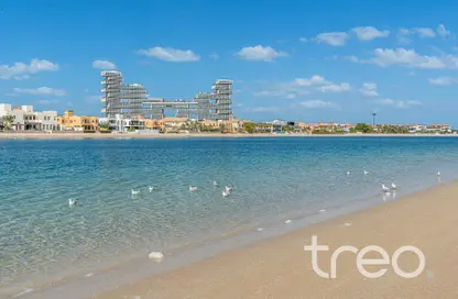 Villa - 4 Bedrooms - 6 Bathrooms for rent in Signature Villas Frond E - Signature Villas - Palm Jebel Ali - Dubai