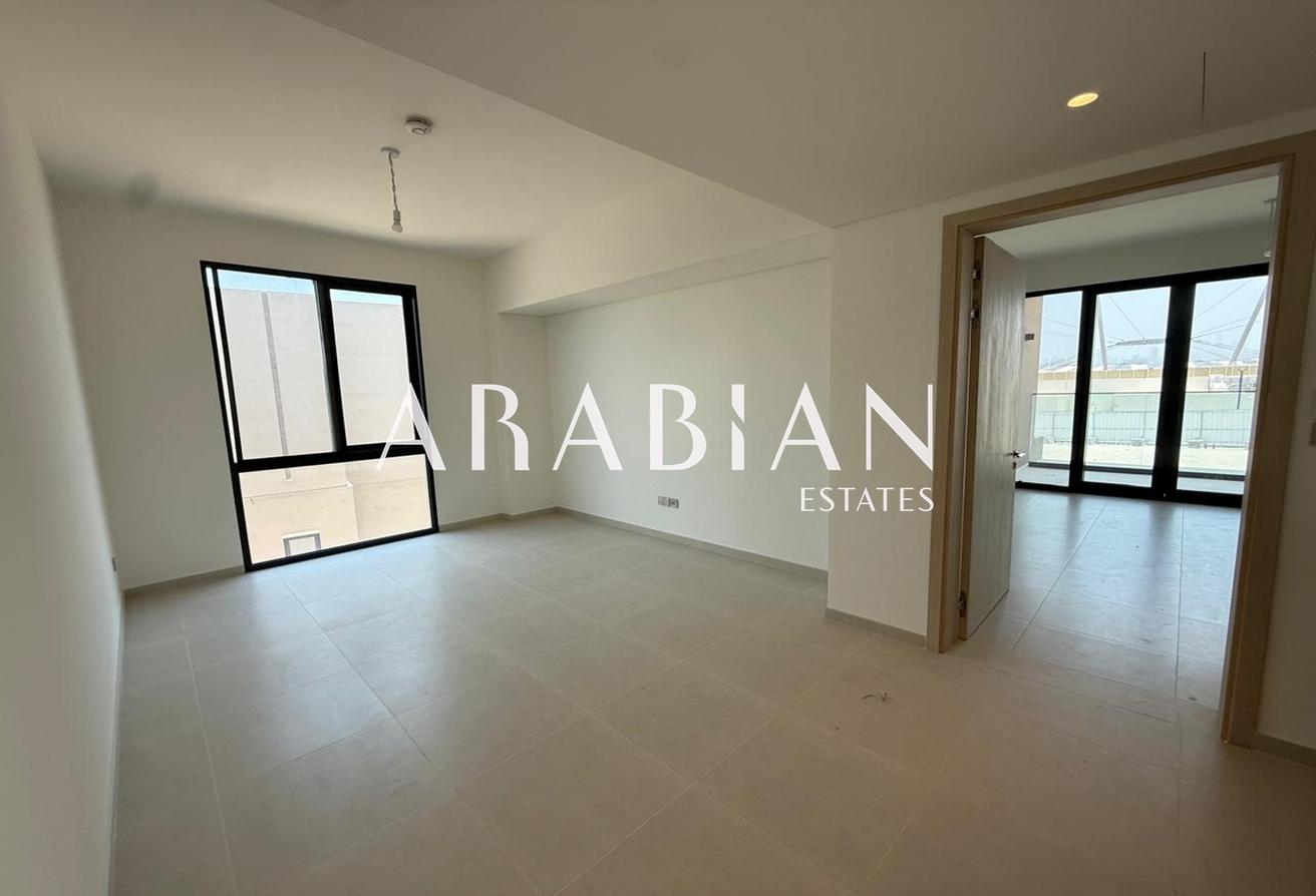 Prime Location | Single Row | Unfurnished photo 10