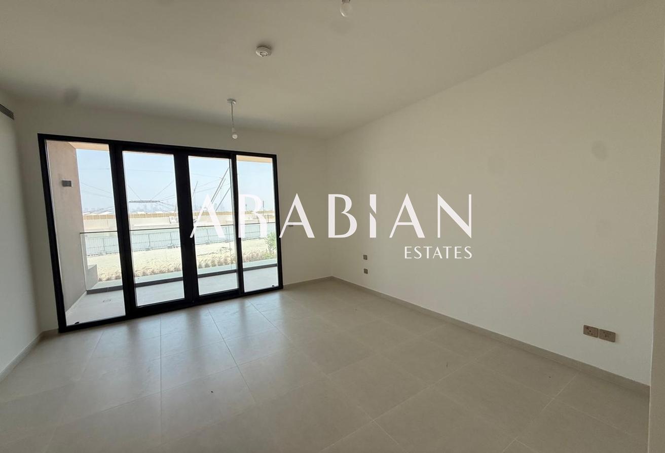 Prime Location | Single Row | Unfurnished photo 14