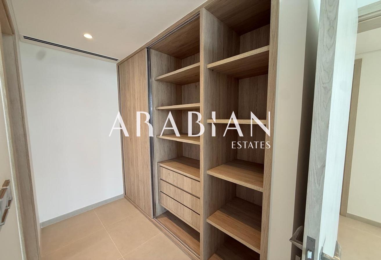 Prime Location | Single Row | Unfurnished photo 11