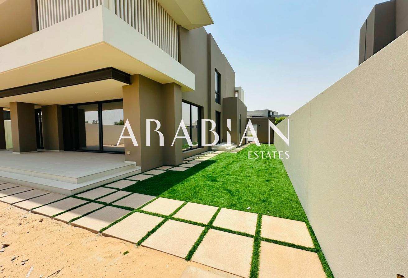 Prime Location | Single Row | Unfurnished photo 26