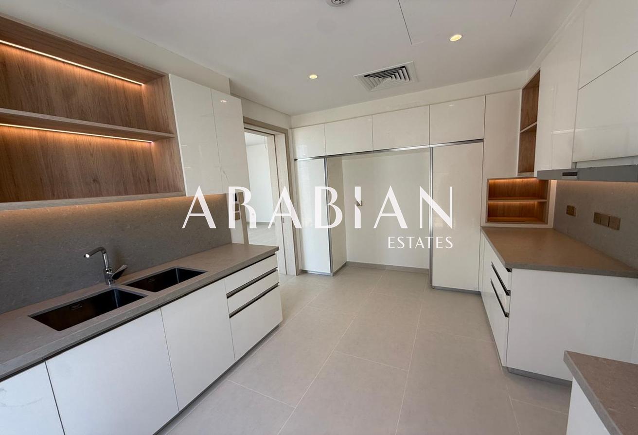 Prime Location | Single Row | Unfurnished photo 6