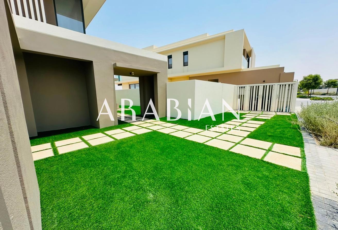 Prime Location | Single Row | Unfurnished photo 27