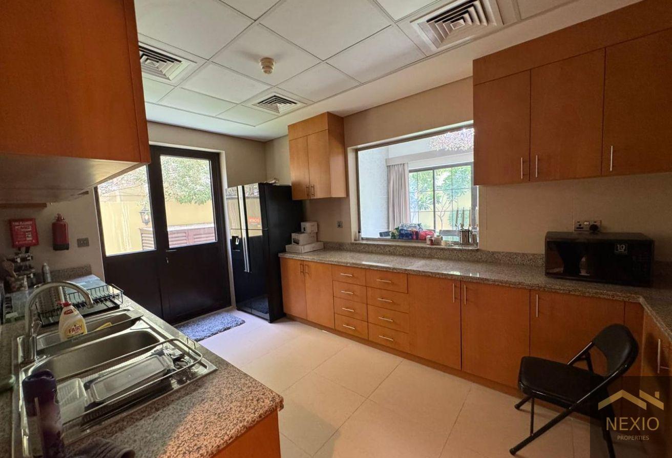 Fully Furnished | Prime location | Vacant photo 13