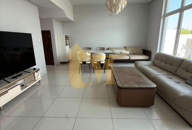 98240397 - Property Main Image