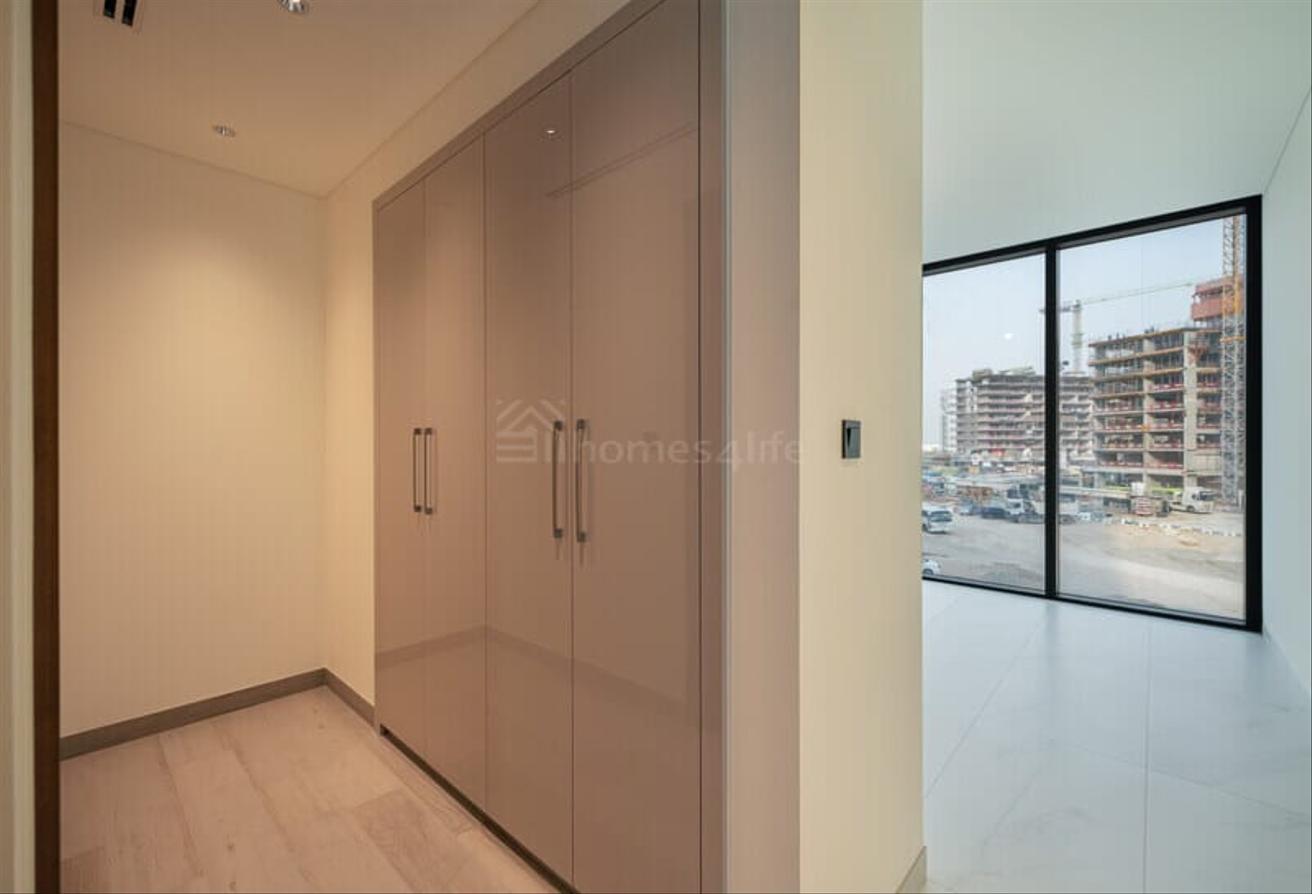 Massive Size | Crystal Lagoon View | Maids Room photo 12