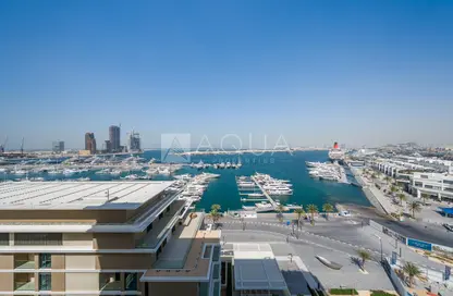 Apartment - 3 Bedrooms - 4 Bathrooms for sale in Seagate Building 1 - Seagate - Mina Rashid - Dubai