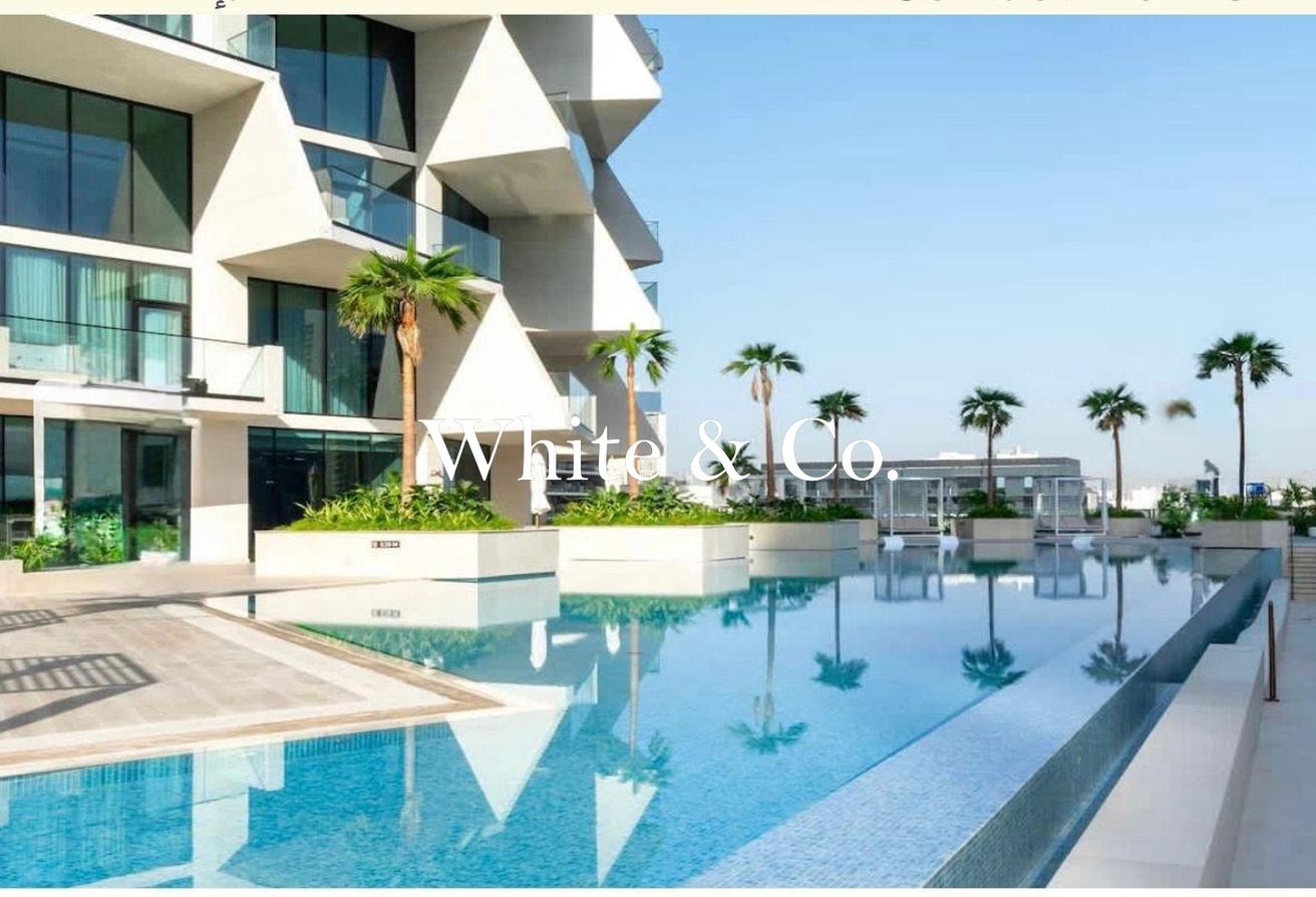 Fully Furnished | Brand New |Stunning View photo 20