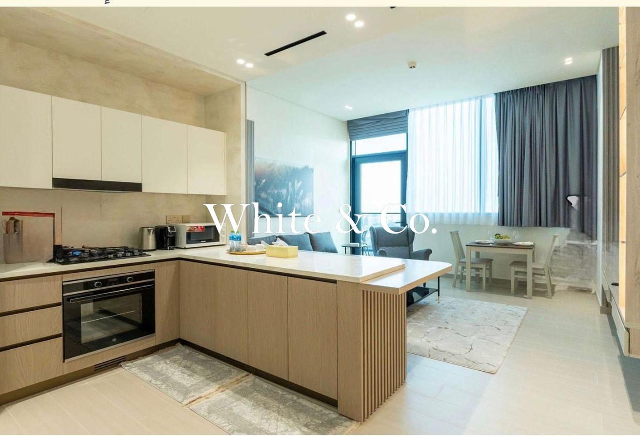 Fully Furnished | Brand New |Stunning View photo 7