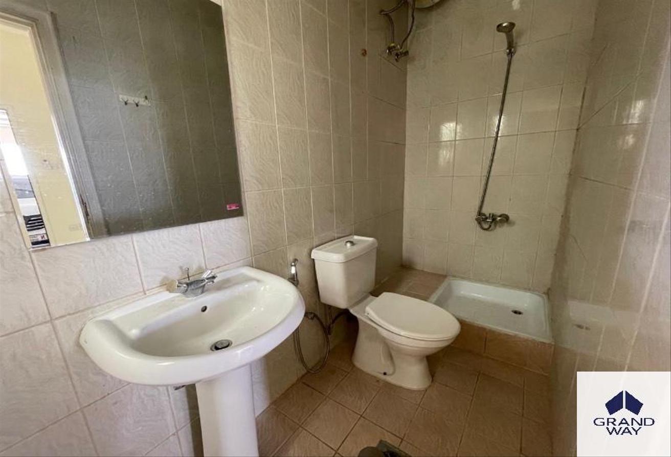 4BR Family Villa | Spacious | Prime Location photo 16