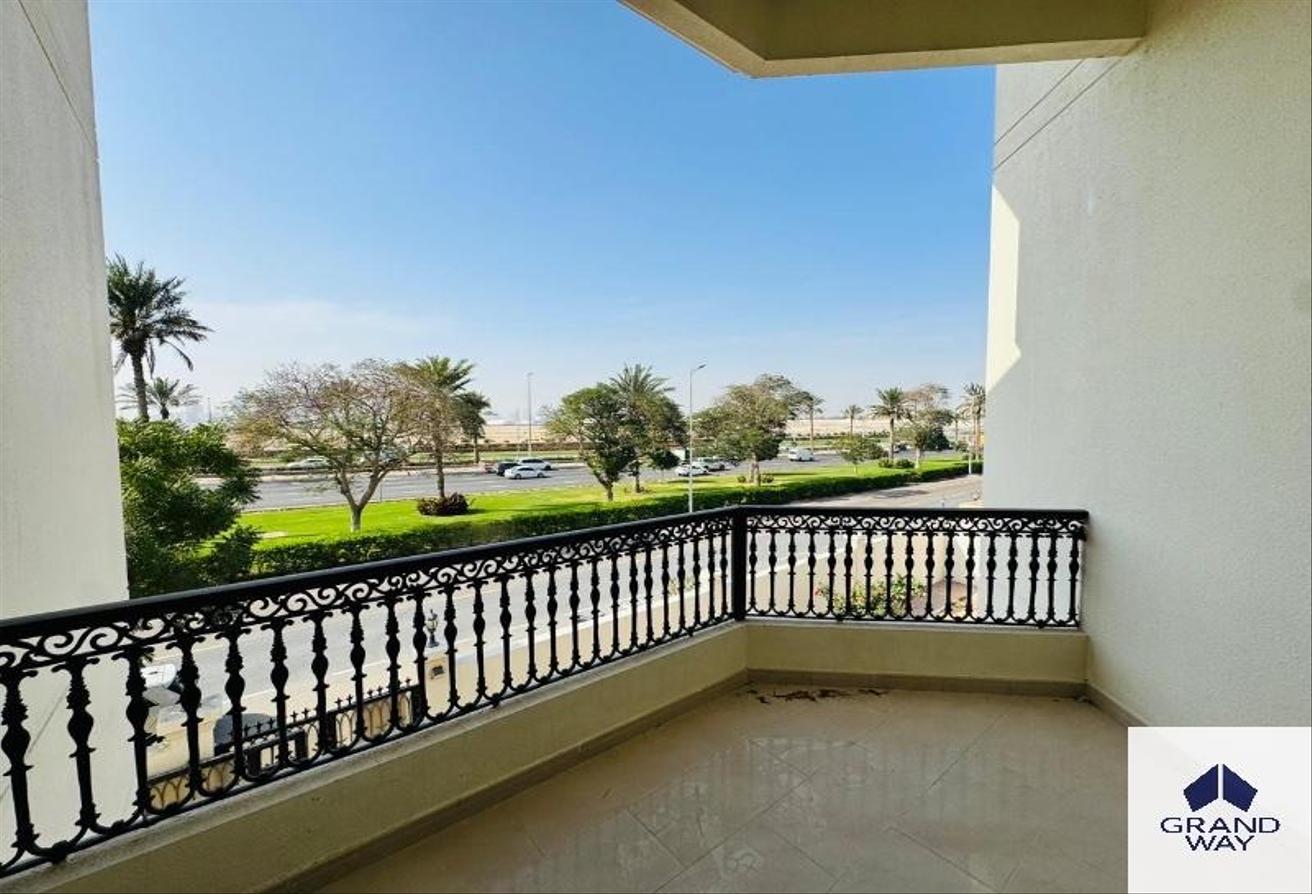 4BR Family Villa | Spacious | Prime Location photo 2