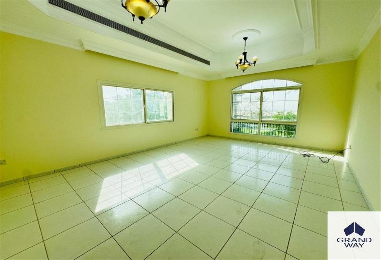 4BR Family Villa | Spacious | Prime Location photo 14