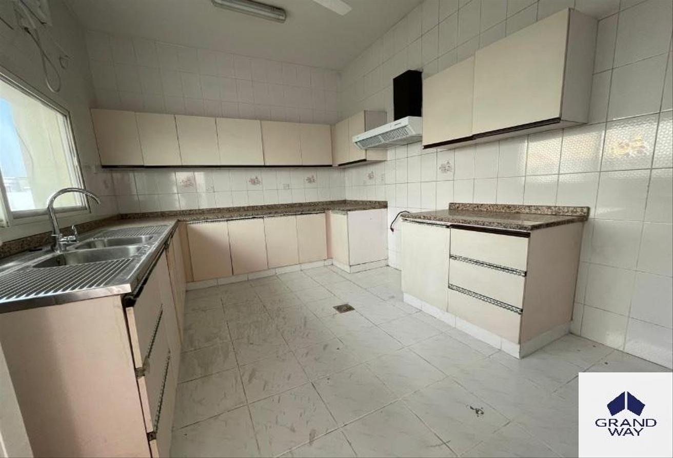 4BR Family Villa | Spacious | Prime Location photo 4