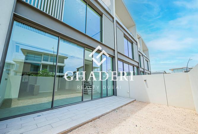 83220104 - Property Image 2