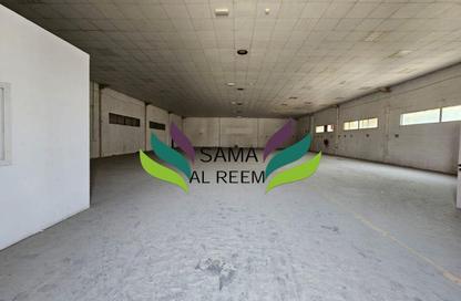 Warehouse - Studio - 2 Bathrooms for rent in Ras Al Khor Industrial 1 - Ras Al Khor - Dubai