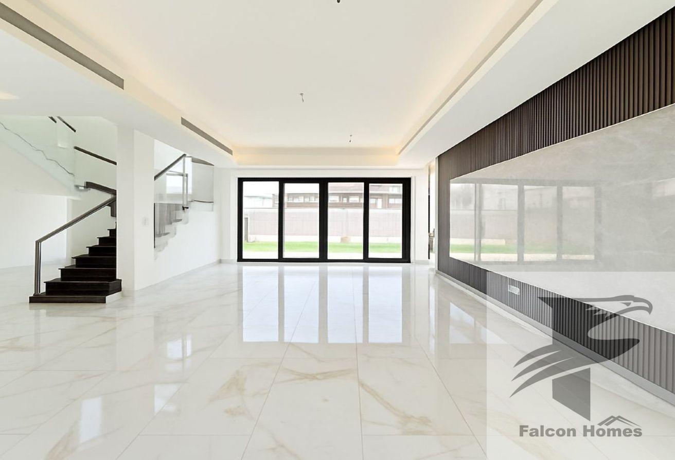Well Maintained | 5BR Gorgeous Villa | Garden photo 4