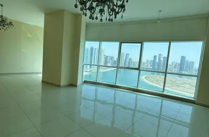 Apartment - 4 Bedrooms - 4 Bathrooms for rent in Al Khan Corniche - Al Khan - Sharjah