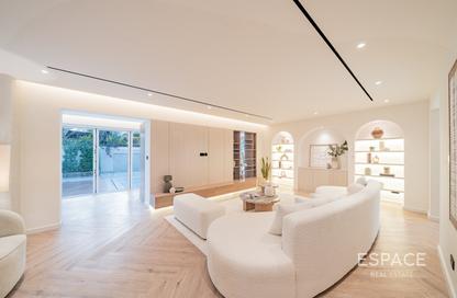 Villa - 4 Bedrooms - 3 Bathrooms for rent in Meadows 9 - Meadows - Dubai