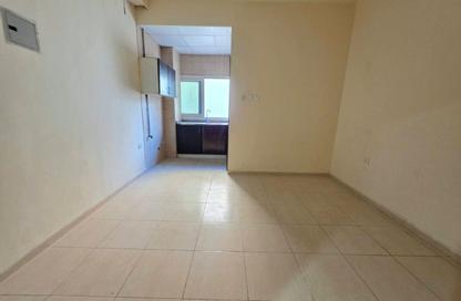 Apartment - Studio - 1 for rent in Muwailih Building - Muwaileh - Sharjah