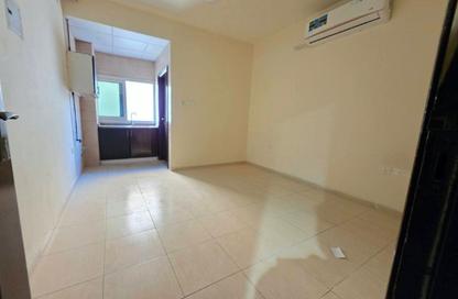 Apartment - Studio - 1 for rent in Muwailih Building - Muwaileh - Sharjah