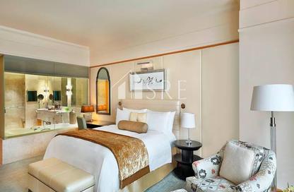 Hotel  and  Hotel Apartment - 3 Bedrooms - 4 Bathrooms for rent in Ritz Carlton - DIFC - Dubai