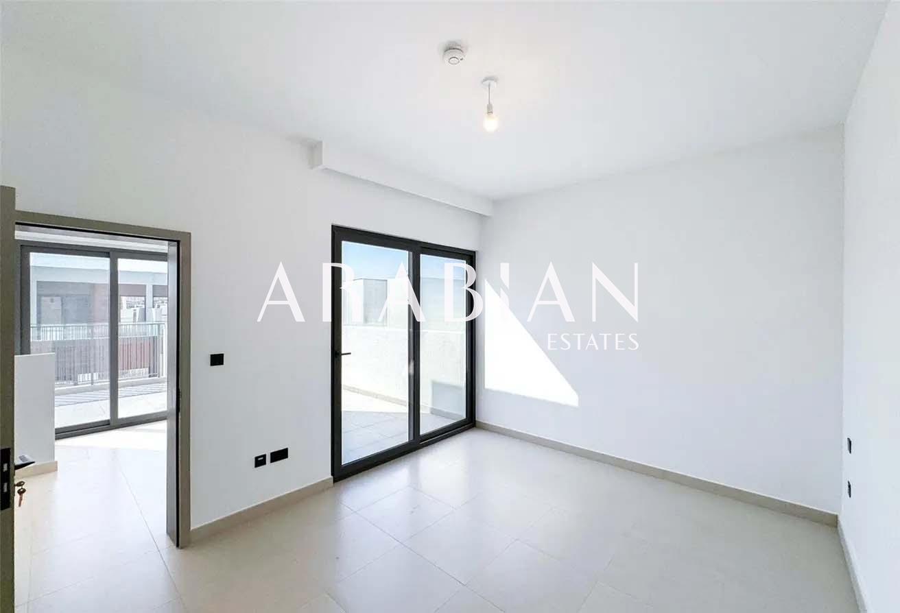 Great Location | Vacant Soon | Landscaped photo 9