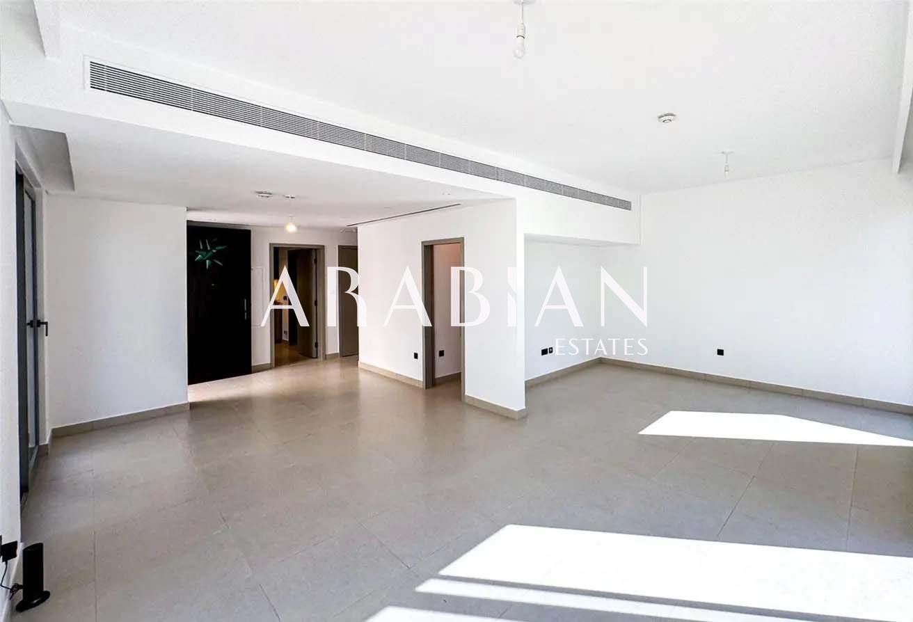 Great Location | Vacant Soon | Landscaped photo 5