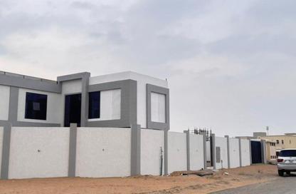 Villa - 5 Bedrooms - 7 Bathrooms for rent in Al Aweer - Dubai