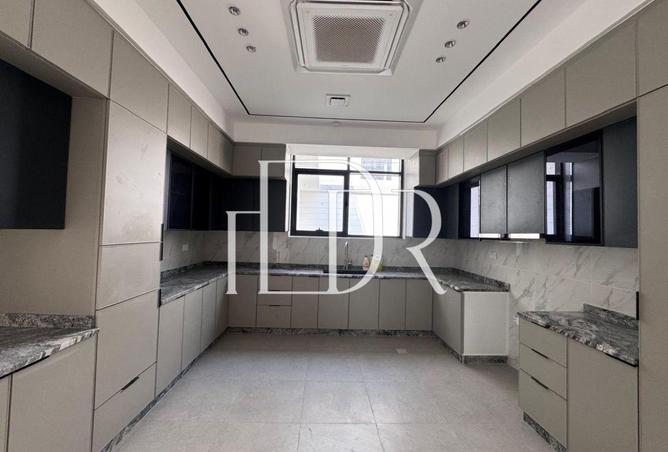 5-bed villa in Reeman Living II · Private garden — photo 3