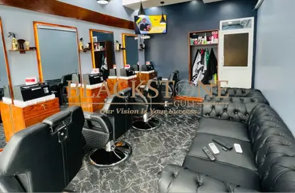Shop - Studio for rent in Al Wasl - Dubai