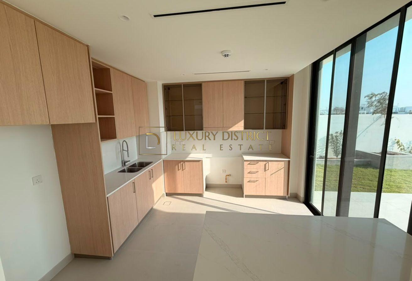 Landscaped | Brand New | Golf view Villa photo 5