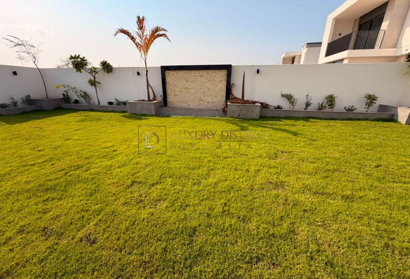 Landscaped | Brand New | Golf view Villa photo 12