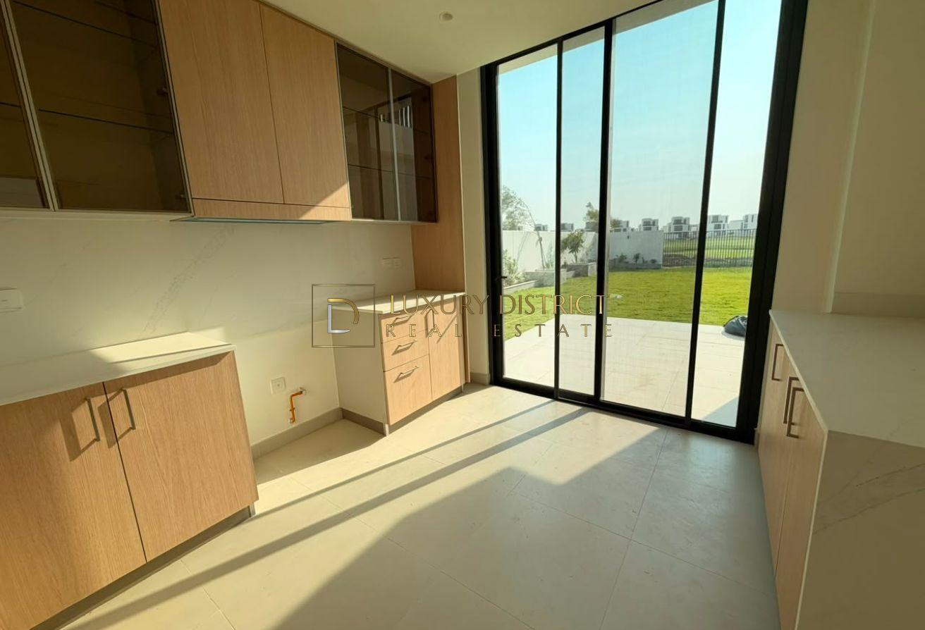 Landscaped | Brand New | Golf view Villa photo 6