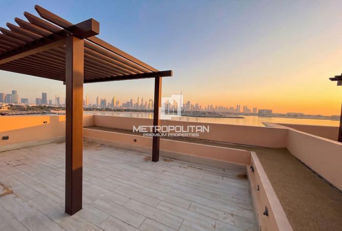 Sunset Facing | Skyline View | Private Beach