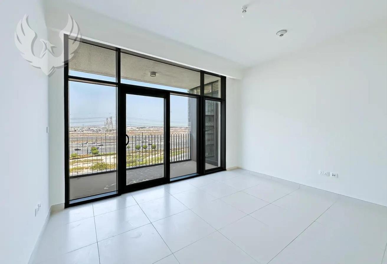 Vacant Mid October | Well Maintained photo 8