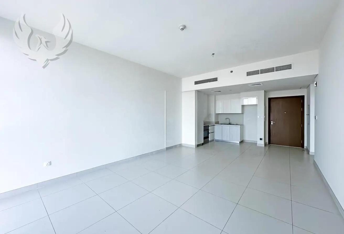 Vacant Mid October | Well Maintained photo 5