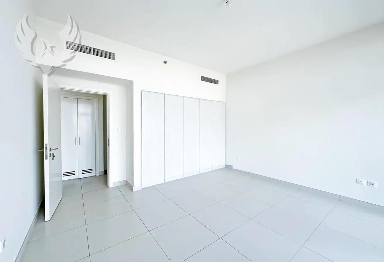Vacant Mid October | Well Maintained photo 9