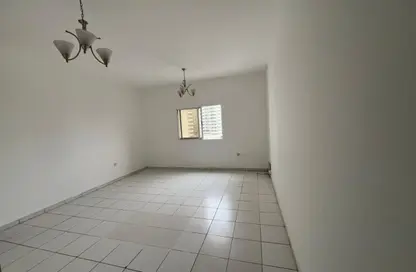 شقة - غرفة نوم - 1 حمام للايجار في شارع التعاون الجديد - التعاون - الشارقة