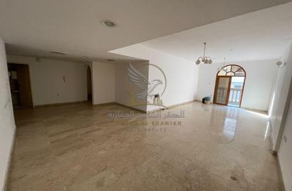 Apartment - 3 - 4 for rent in Al Qulaya'ah - Al Sharq - Sharjah