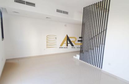 Townhouse - 2 - 4 for rent in Nasma Residence - Al Tai - Sharjah