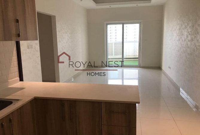 Bright 2BR | Spacious Layout | Vacant | Canal View photo 3
