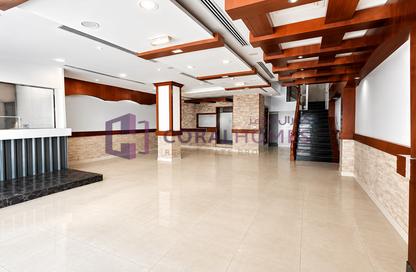 Warehouse - Studio for rent in Al Garhoud - Dubai