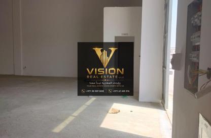 Warehouse - Studio - 2 Bathrooms for rent in Umm Al Thuoob - Umm Al Quwain